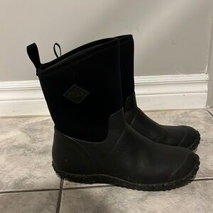 Muck Farm Boots size 9 MUCKSTER